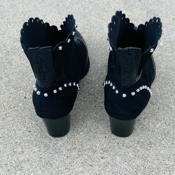 Super Cute Black Studded Ankle Boot 🖤 - Picture 6 of 8